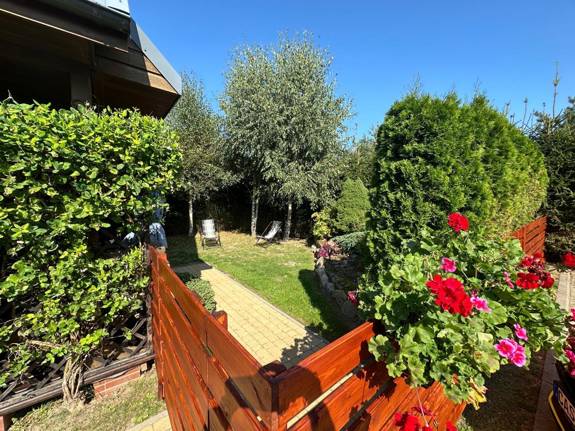 Caloroczne Domki Nad Morzem I Jeziorem Jezierzany ภายนอก รูปภาพ